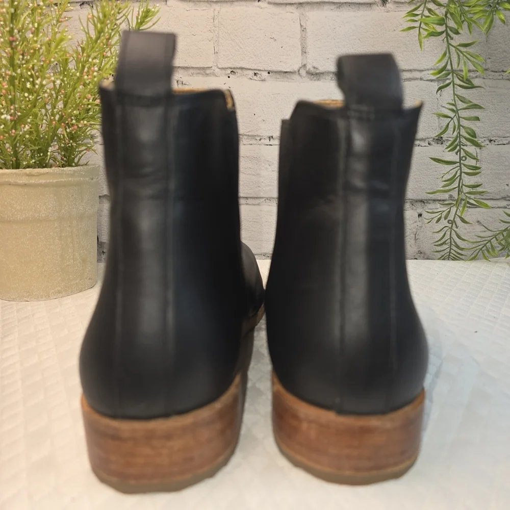 NISOLO EVA EVERYDAY CHELSEA BOOT BLACK LEATHER SIDE STRETCH WOMENS 10 EUC